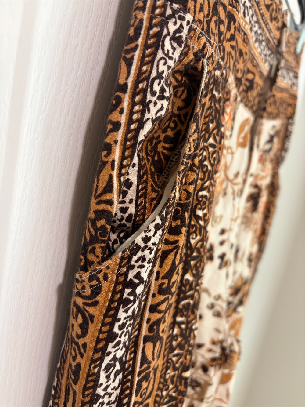 Anthropologie Bohemian Moroccan Floral Print Joggers - Picture 11 of 14